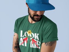 Look at me Bold Graphic - Unisex Classic Crew T-Shirt