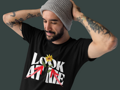 Look at me Bold Graphic - Unisex Classic Crew T-Shirt