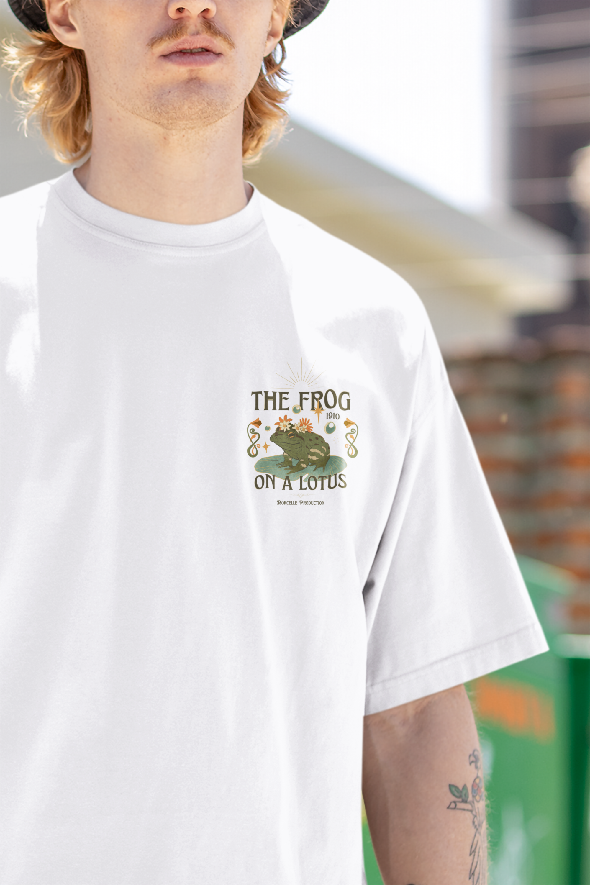 Frog Bloom -Oversized Classic T-Shirt
